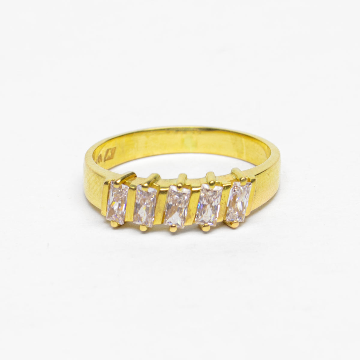 Anillo Baguettes en Oro Amarillo - J24K