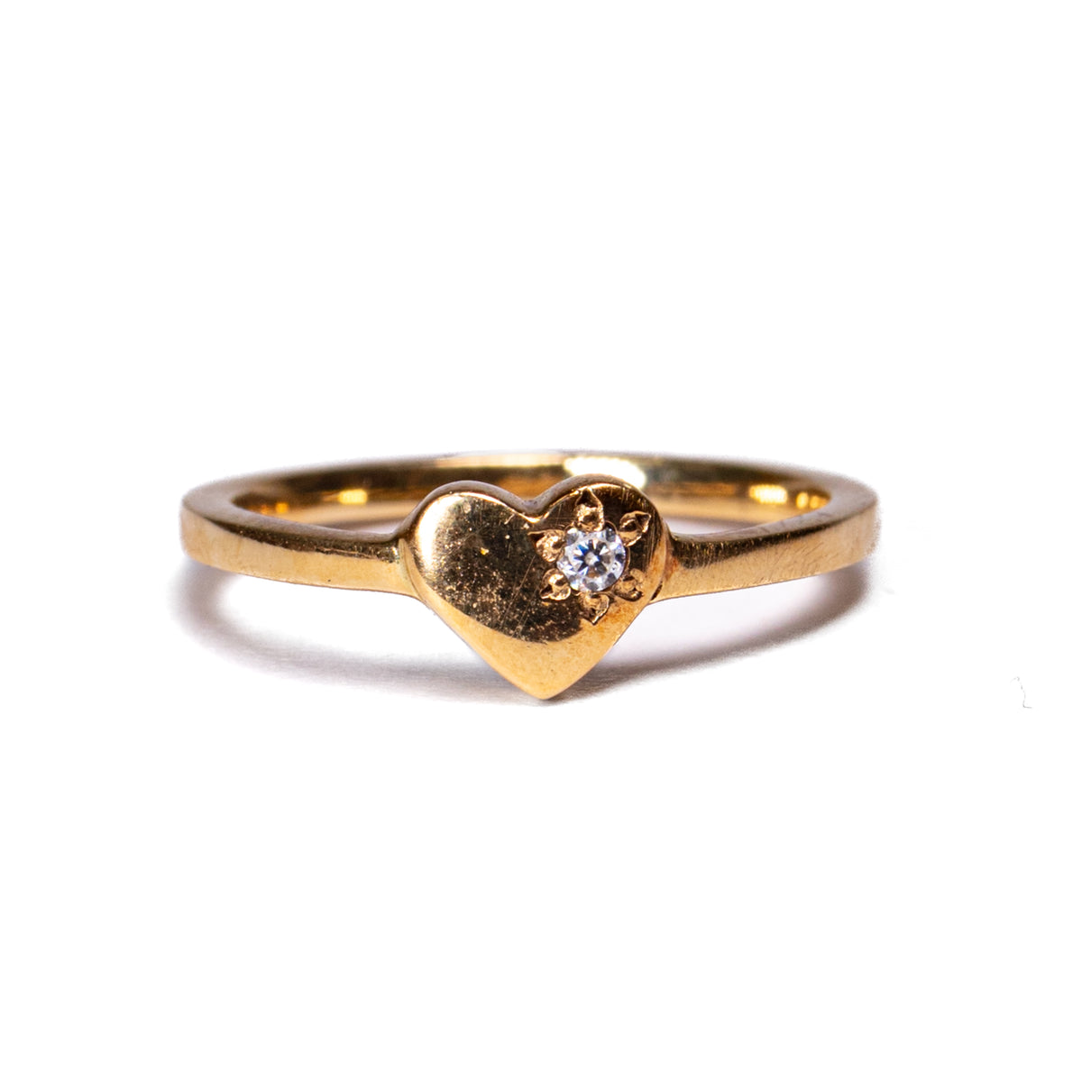 Anillo Corazón en Oro Amarillo - J24K
