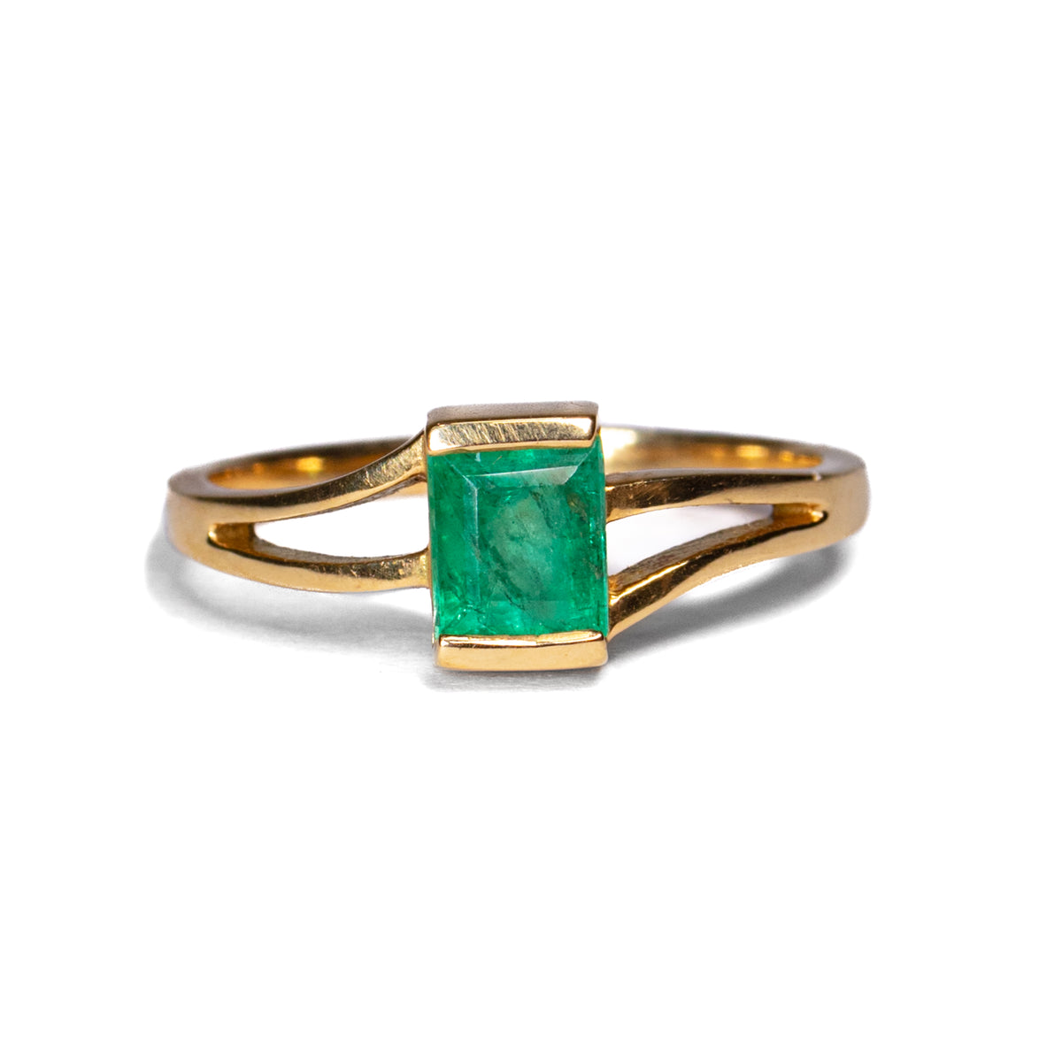 Anillo Esmeralda Rectangular en Oro Amarillo - J24K