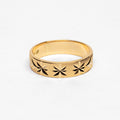 Anillo Grabado de Estrellas en Oro Amarillo - J24K