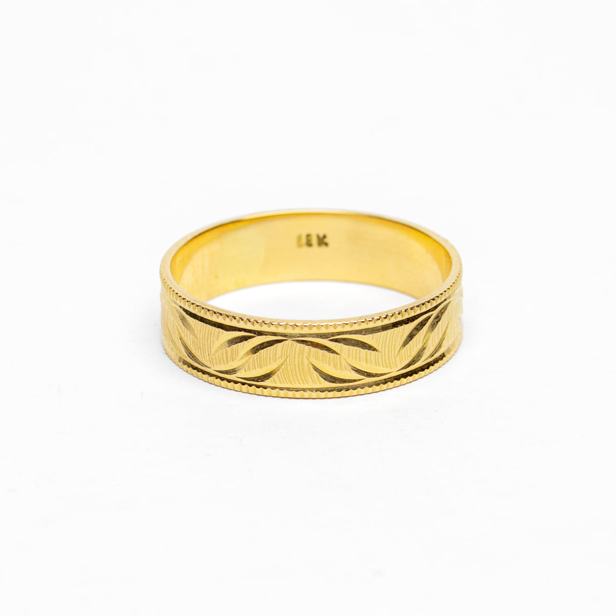 Anillo Grabado de Hojas en Oro Amarillo - J24K