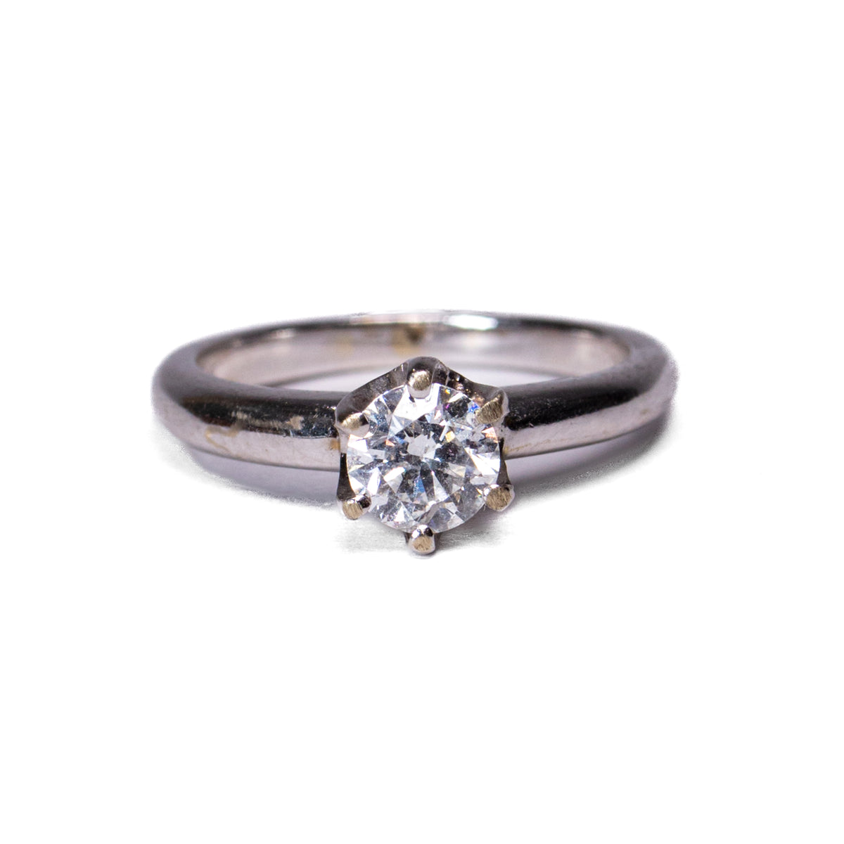 Anillo Solitario 6 Garras en Oro Blanco - Modelo 1 - J24K