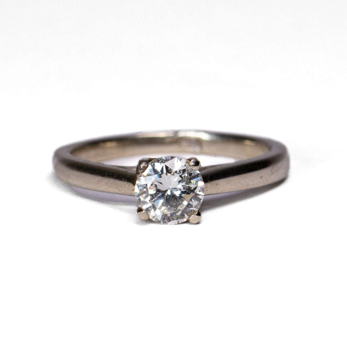 Anillo Solitario en Oro Blanco - Modelo 4 - J24K