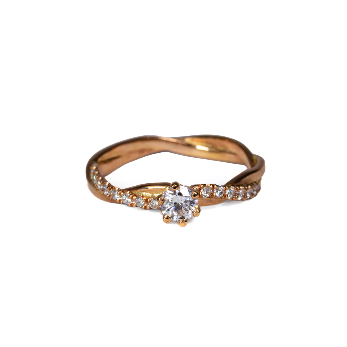 Anillo Trenzado en Oro Rosa - J24K