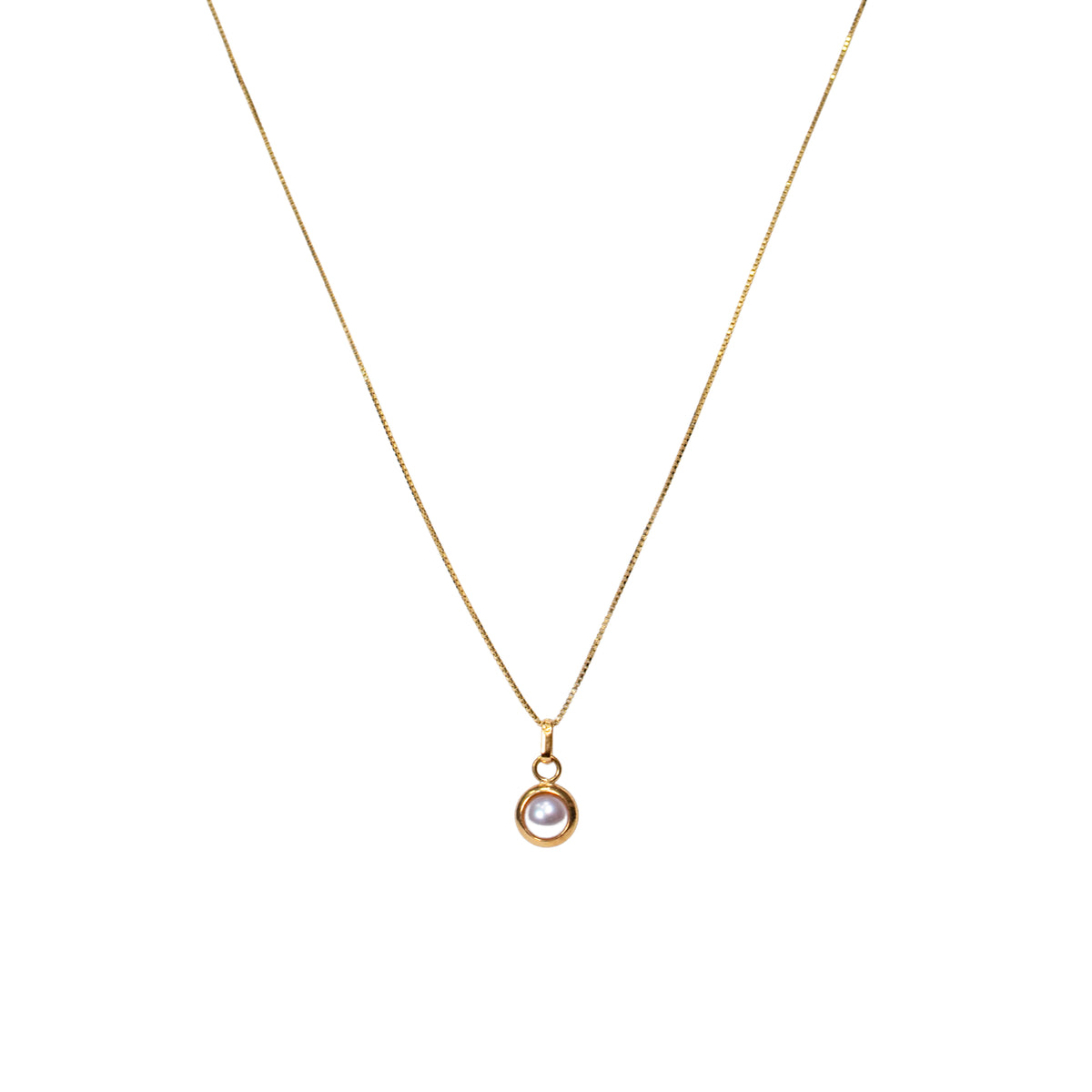 Collar Perla con Bisel en Oro Amarillo - J24K