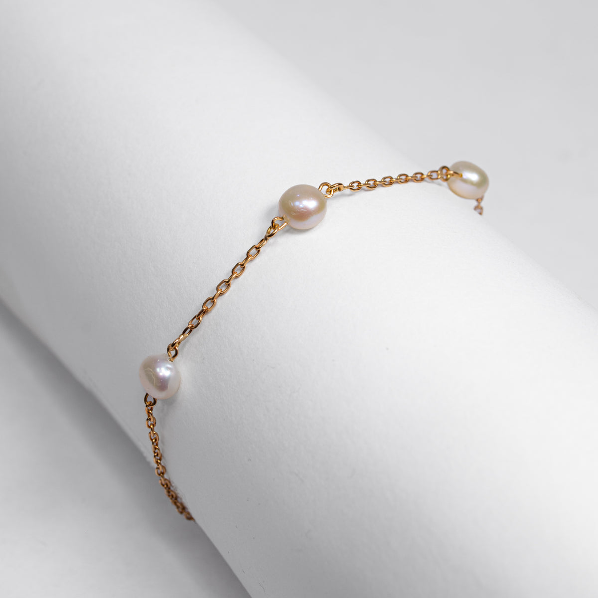 Pulsera Perlas en Oro Amarillo - J24K