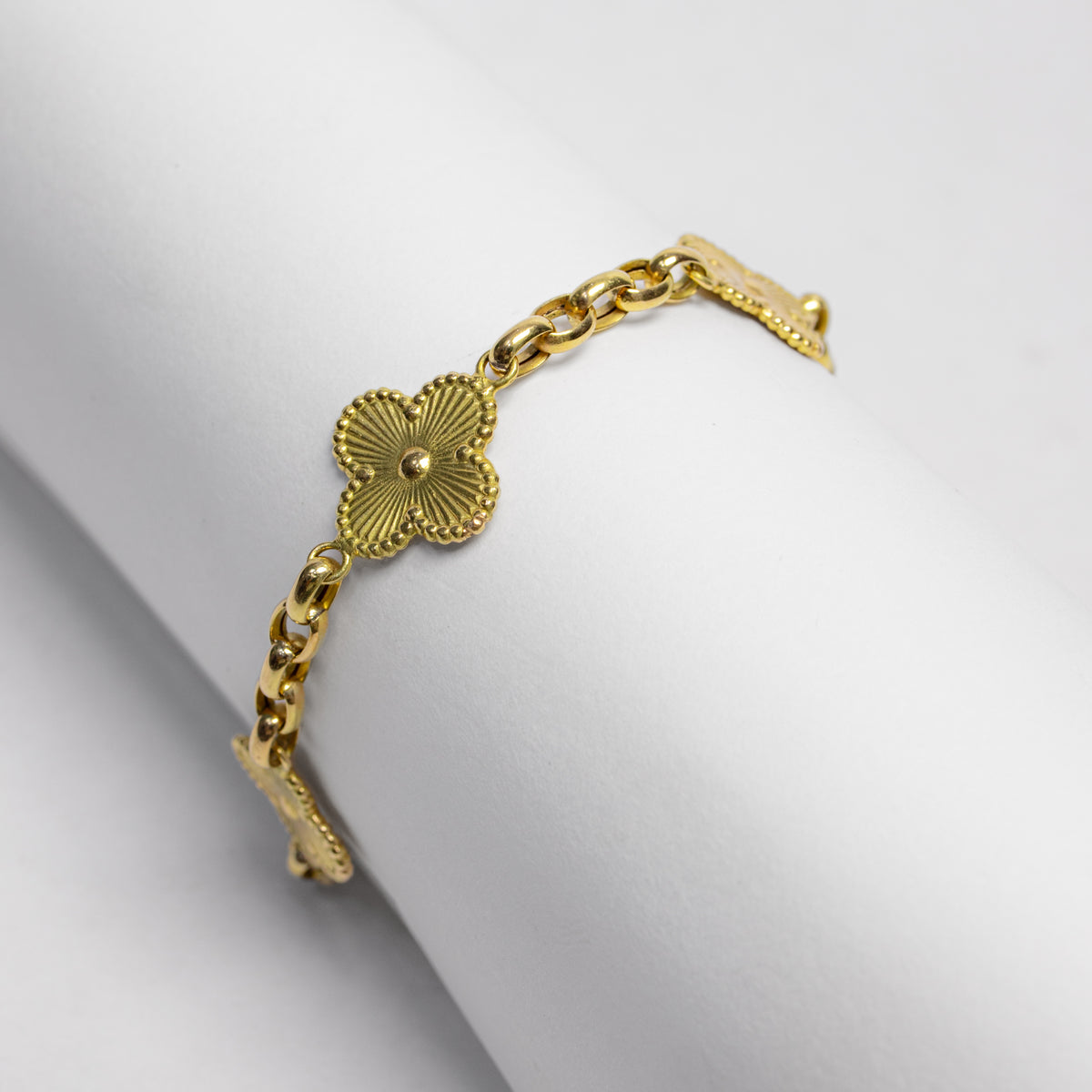 Pulsera Trébol en Oro Amarillo - Modelo 1 - J24K